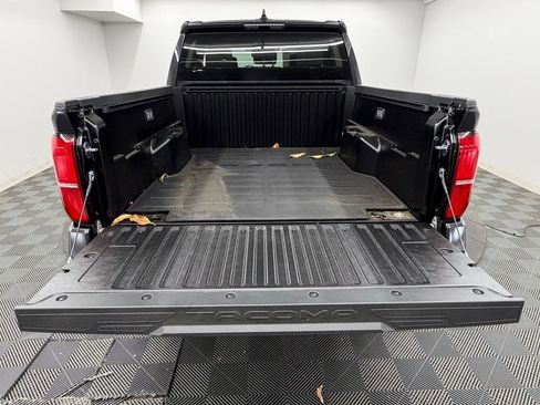 Used 2026 Toyota Tacoma SR5 AWD/4WD image 15