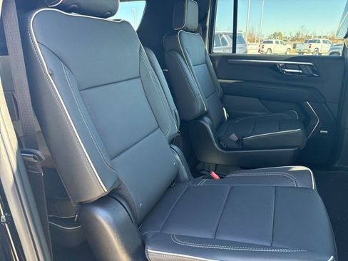 New 2026 Chevrolet Suburban Premier image 23