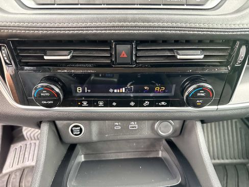 Used 2021 Nissan Rogue SV AWD/4WD image 29