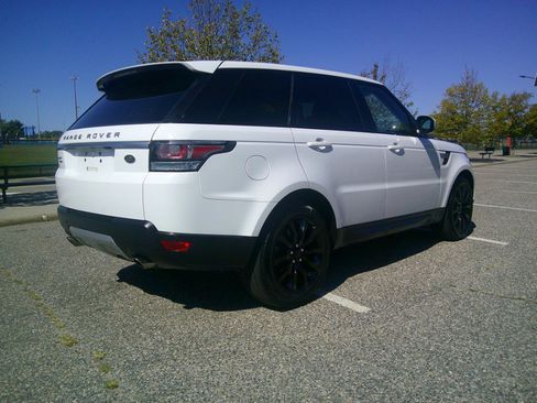 Used 2016 Land Rover Range Rover Sport HSE image 12