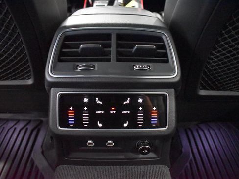 Used 2022 Audi RS 7 Sportback AWD/4WD image 25