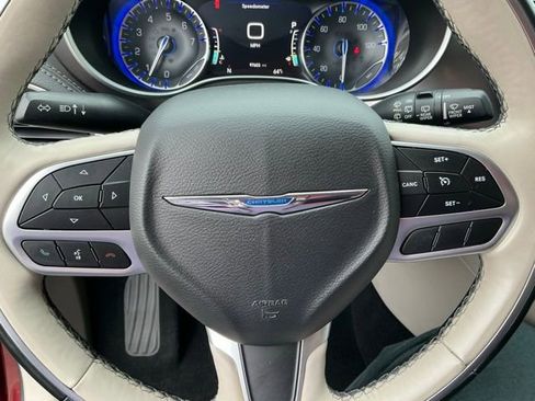 Used 2018 Chrysler Pacifica Limited w/ Tire & Wheel Group image 30