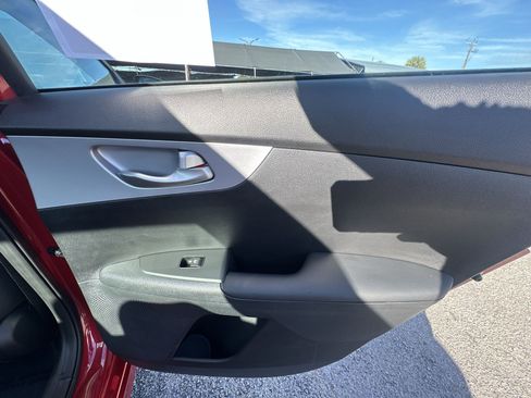 Certified 2024 Kia Forte LXS w/ LXS Technology Package image 32