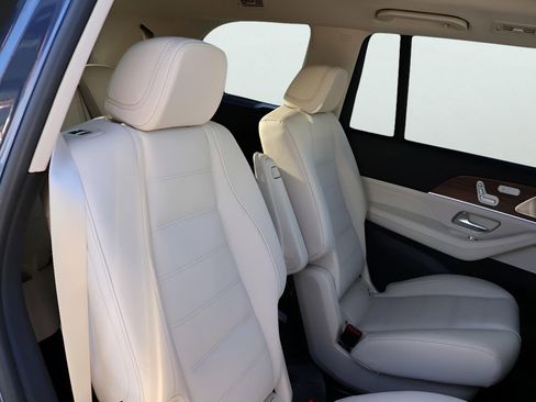 New 2026 Mercedes-Benz GLS 450 4MATIC image 14