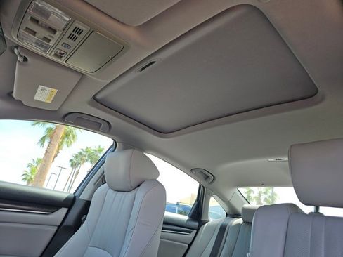 Used 2018 Honda Accord Touring image 21