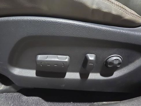 Used 2017 Hyundai Santa Fe SE w/ Cargo Package image 28