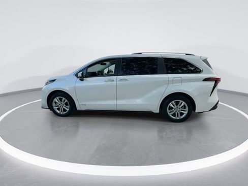 Used 2021 Toyota Sienna Limited FWD image 5