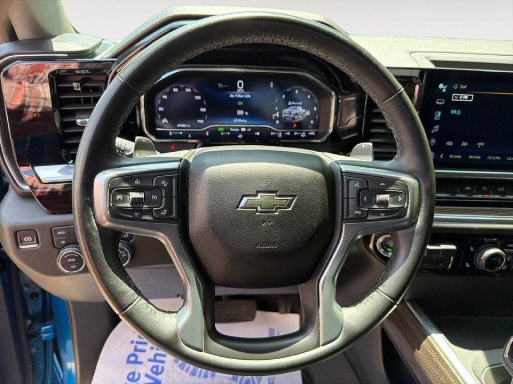 Used 2024 Chevrolet Silverado 1500 RST AWD/4WD image 18