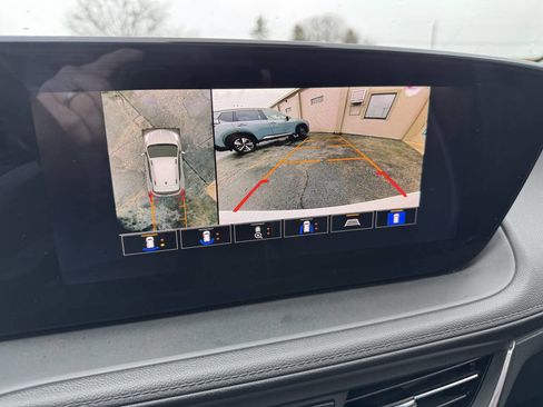 Used 2025 Buick Encore GX Avenir w/ Avenir Technology Package image 13