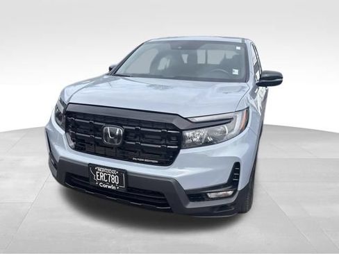 Used 2025 Honda Ridgeline Black Edition image 3