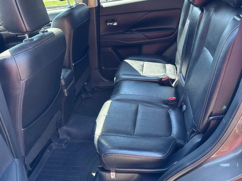 Used 2016 Mitsubishi Outlander SEL FWD image 7