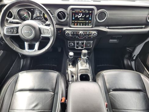 Used 2022 Jeep Wrangler Unlimited Sahara w/ Cold Weather Group AWD/4WD image 23