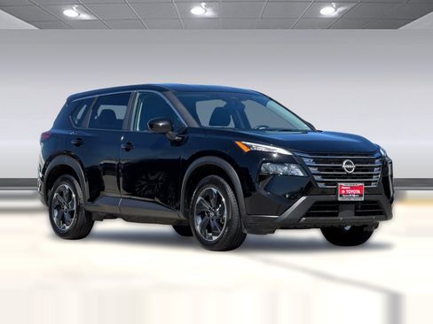 Used 2025 Nissan Rogue SV AWD/4WD image 6