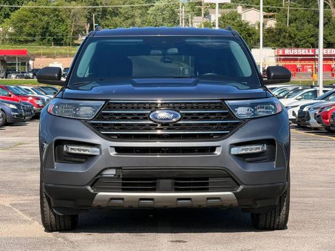 Used 2022 Ford Explorer XLT w/ Equipment Group 202A AWD/4WD image 3