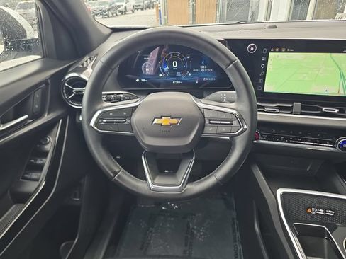 Certified 2025 Chevrolet Equinox LT w/ Convenience Package II FWD image 12