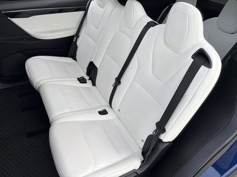 Used 2018 Tesla Model X 75D image 24