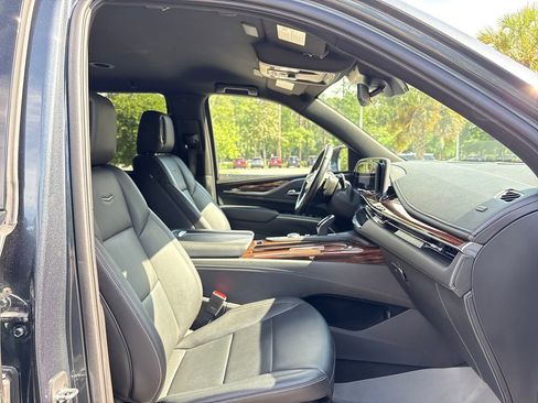 Used 2021 Cadillac Escalade Luxury AWD/4WD image 40