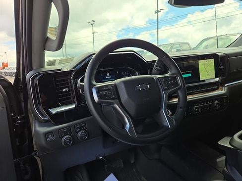 Used 2025 Chevrolet Silverado 2500 LT w/ Trail Boss Package AWD/4WD image 8