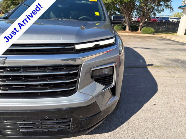 Used 2025 Chevrolet Traverse High Country FWD image 10