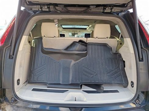 Certified 2022 Cadillac Escalade Premium Luxury Platinum image 35