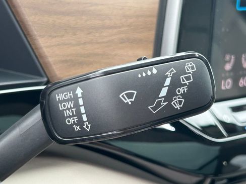 New 2026 Volkswagen Atlas SE FWD image 28