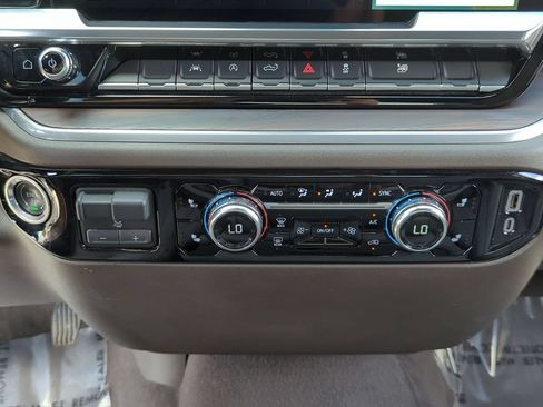 Certified 2026 GMC Sierra 1500 SLT AWD/4WD image 18