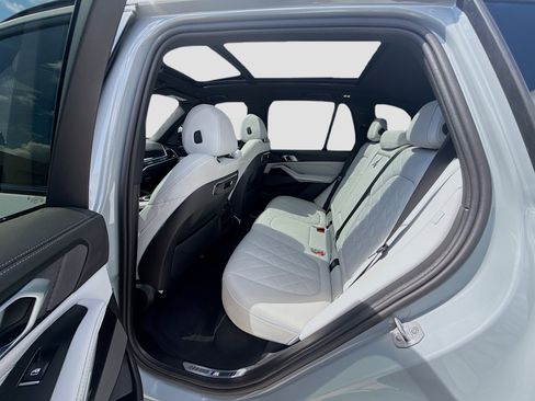 Used 2024 BMW X5 sDrive40i w/ M Sport Package image 23