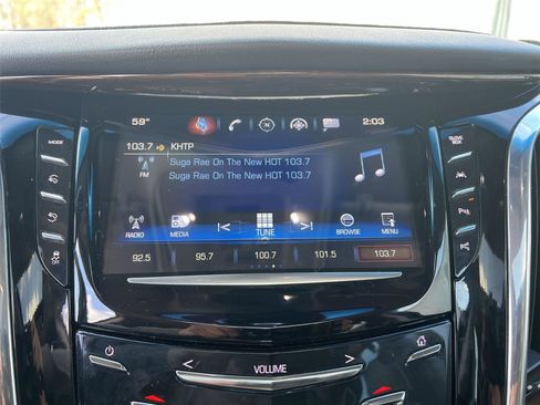 Used 2018 Cadillac Escalade Luxury image 17