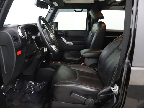 Used 2016 Jeep Wrangler Rubicon AWD/4WD image 15