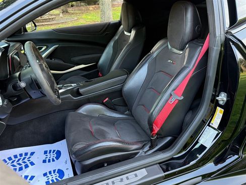 Used 2018 Chevrolet Camaro ZL1 RWD image 38