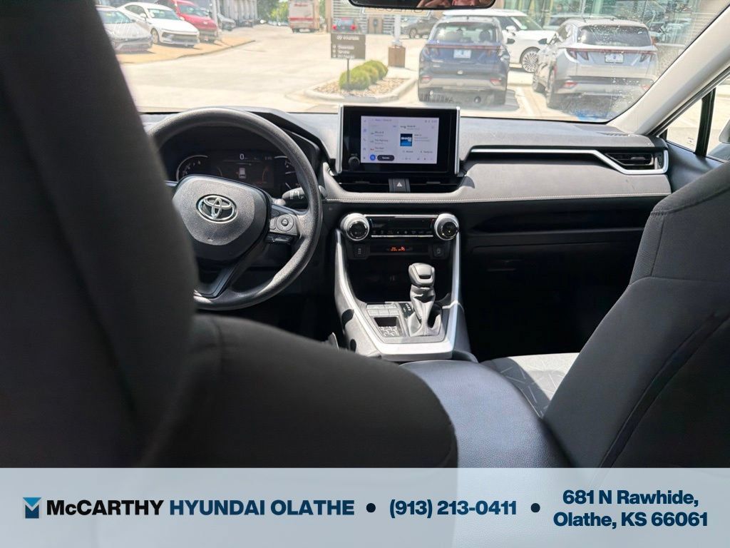 Used 2024 Toyota RAV4 XLE FWD image 3