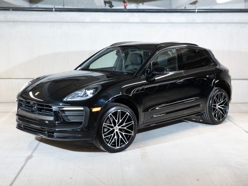 Certified 2026 Porsche Macan AWD/4WD image 1