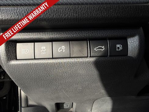 Used 2025 Toyota Camry SE FWD image 32