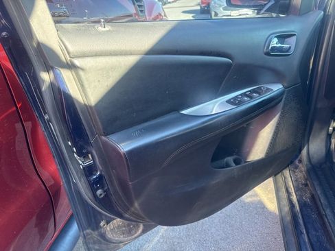 Used 2017 Dodge Journey SE w/ Flexible Seating Group image 8