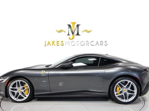 Used 2021 Ferrari Roma image 2