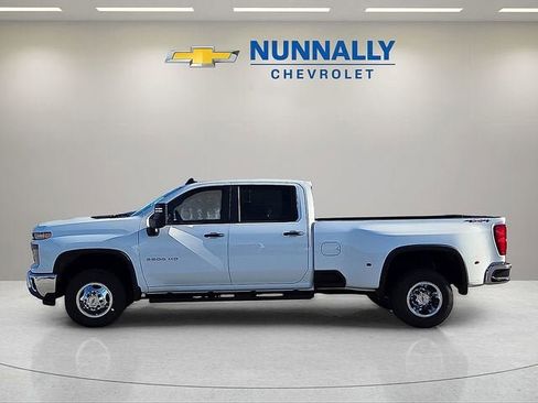 New 2026 Chevrolet Silverado 3500 W/T w/ WT/CX Safety Package AWD/4WD image 2