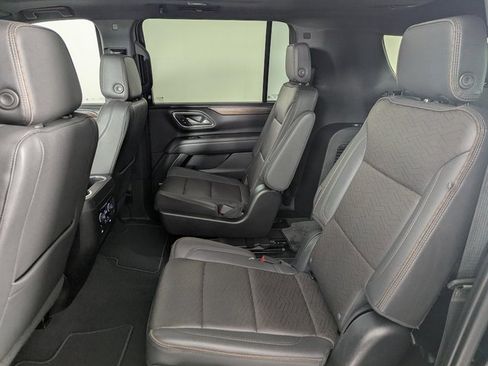 Used 2023 Chevrolet Suburban High Country image 21