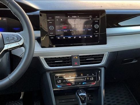 New 2025 Volkswagen Taos SE image 8
