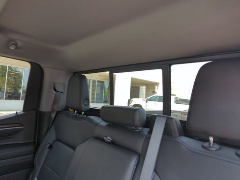 Used 2025 GMC Sierra 1500 SLT w/ SLT Premium Package AWD/4WD image 28