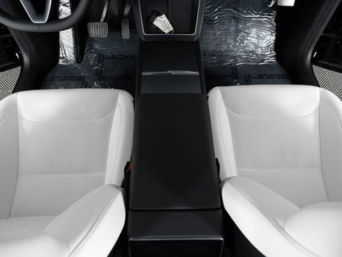 Used 2026 Tesla Model Y AWD image 36