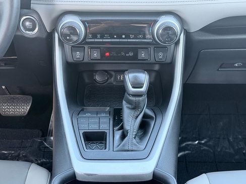 Used 2023 Toyota RAV4 XLE Premium AWD/4WD image 19