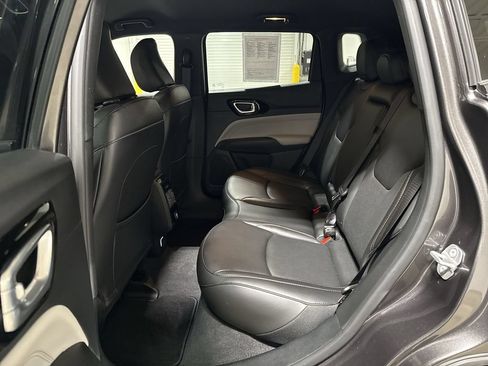 Used 2023 Jeep Compass Limited AWD/4WD image 22