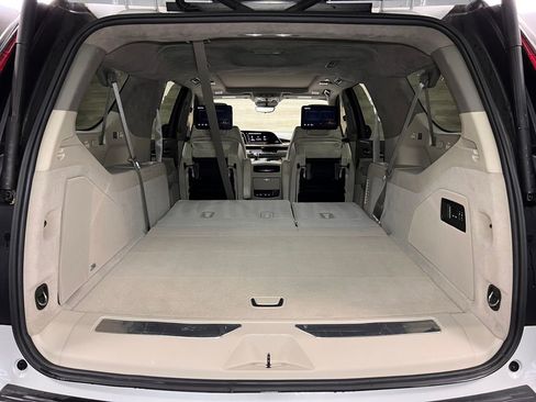 Used 2022 Cadillac Escalade ESV Sport Platinum AWD/4WD image 28