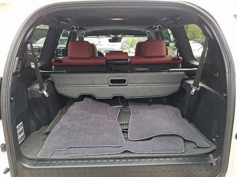 Used 2023 Lexus GX 460 Premium image 32