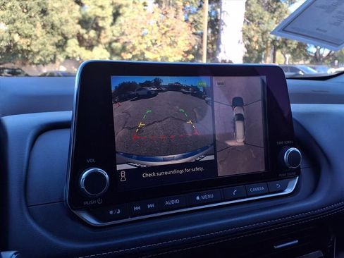 Used 2021 Nissan Rogue SL image 8