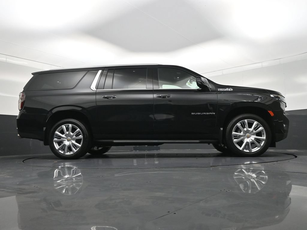 Used 2024 Chevrolet Suburban High Country AWD/4WD image 28