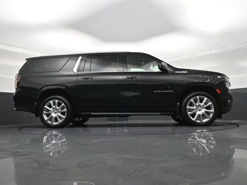 Used 2024 Chevrolet Suburban High Country AWD/4WD image 28