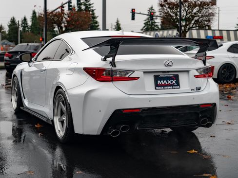 Used 2015 Lexus RC F w/ Premium Package RWD image 14