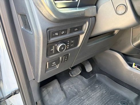 Used 2022 Ford F150 Lariat w/ Equipment Group 502A High AWD/4WD image 21