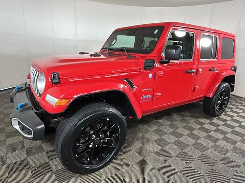 Used 2024 Jeep Wrangler Unlimited Sahara AWD/4WD image 8
